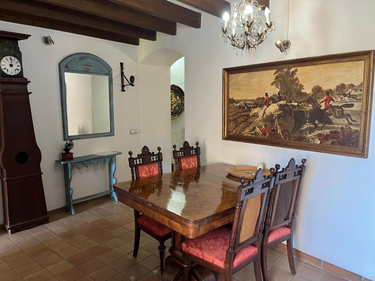 Stadthaus Mitten Im Kuenstlerviertel Von Mit Zwei Appartement Artà